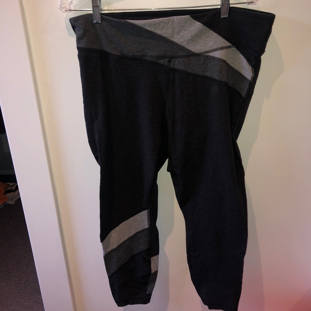 cropped workout leggings